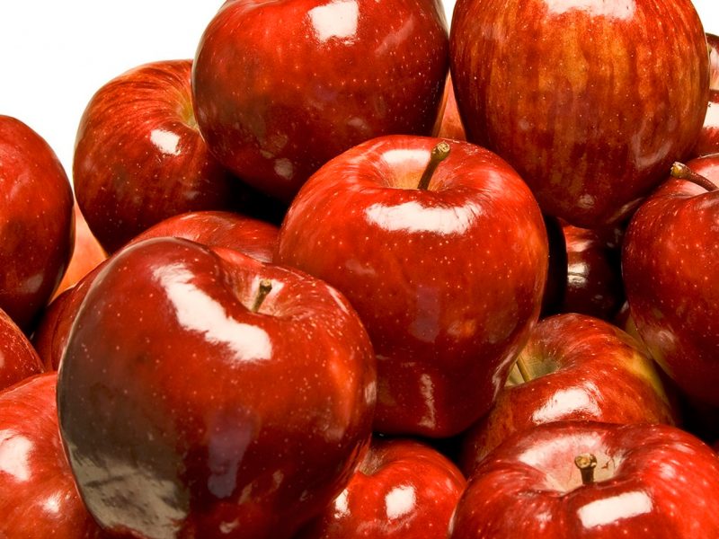 RED APPLES